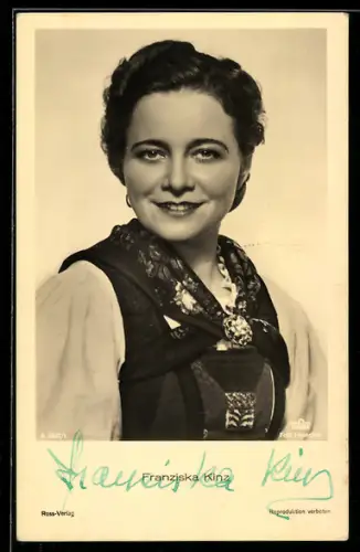 AK Schauspielerin Franziska Kinz in dem Kostüm einer Filmrolle, Autograph