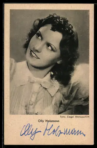AK Schauspielerin Olly Holzmann im Kostüm einer Filmrolle, Autograph