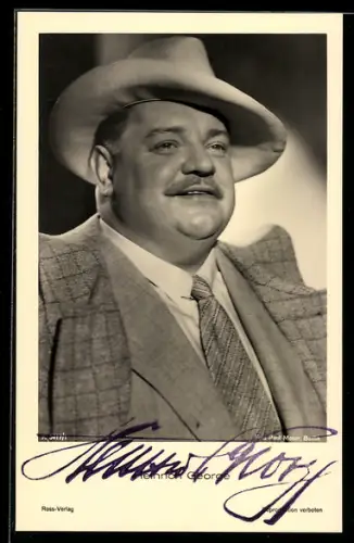 AK Schauspieler Heinrich George mit Hut und Mantel, Autograph