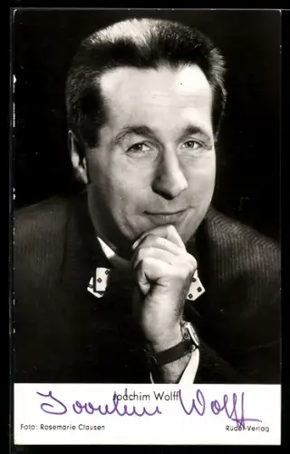 AK Schauspieler Joachim Wolff mit Armbanduhr, Autograph