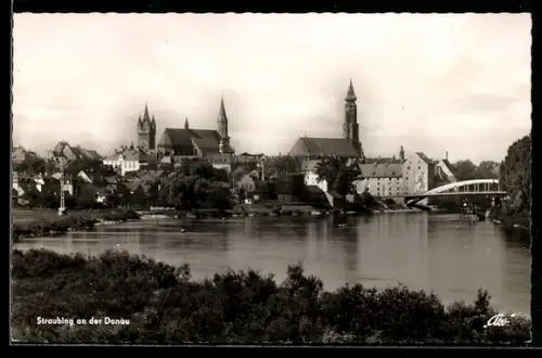 AK Straubing an der Donau, Stadtansicht mit Kirche und Brücke