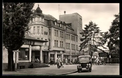 AK Senftenberg /Niederlausitz, Strasse Steindamm mit HO-Kaufhaus