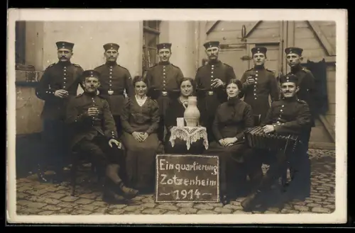 AK Zotzenheim, Einquartierung 1914, Soldaten in Uniform