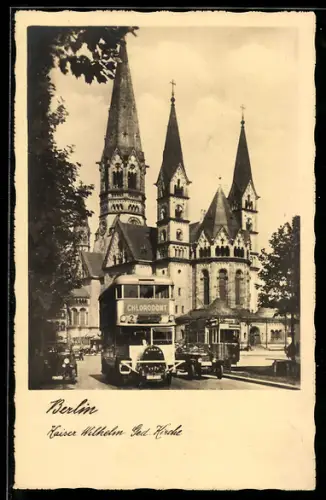 AK Berlin, Kaiser Wilhelm Gedächtniskirche mit Omnibus u. Strassenbahn