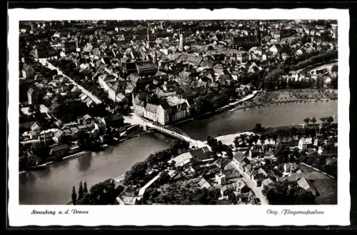 AK Straubing a. d. Donau, Fliegeraufnahme der Stadt und Donaubrücke
