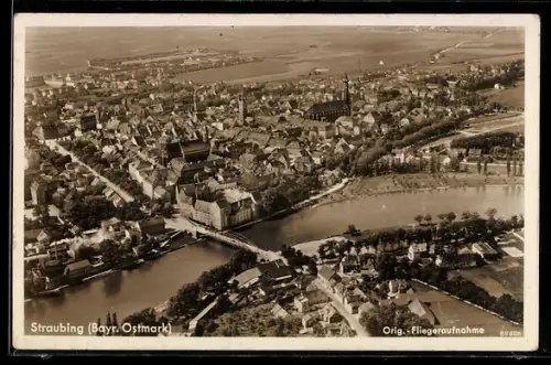 AK Straubing /Bayr. Ostmark, Fliegeraufnahme der Stadt mit Donau