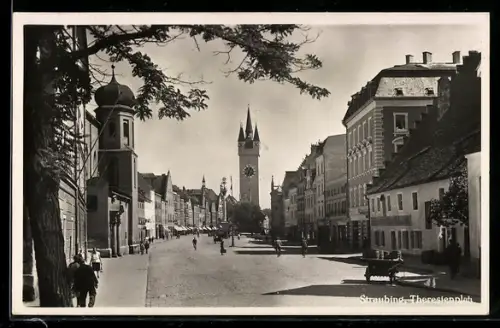 AK Straubing, Partie am Theresienplatz mit Blick zum Stadtturm