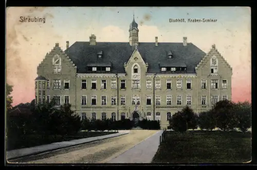 AK Straubing, Bischöfliches Knaben-Seminar in der Aussenansicht mit Grünanlagen