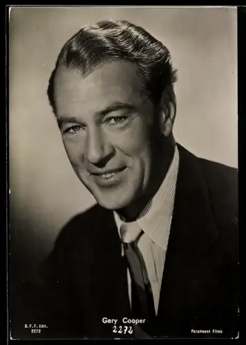 AK Schauspieler Gary Cooper im dunklen Anzug