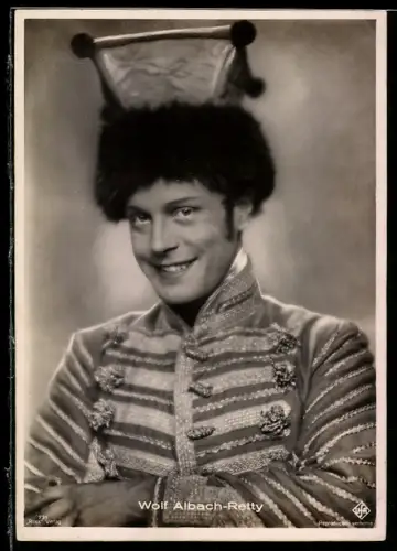 AK Schauspieler Wolf Albach-Retty in einer Zirkusuniform