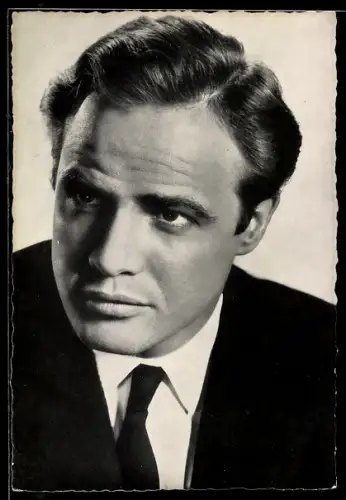 AK Schauspieler Marlon Brando mit freundlichem Blick