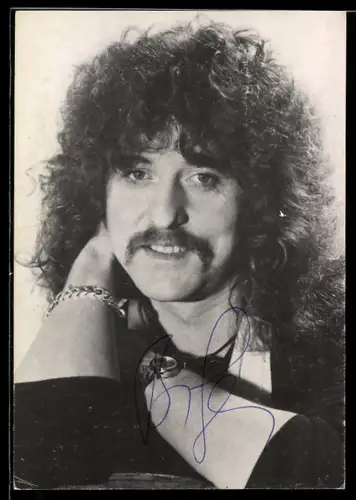 AK Sänger Bilgeri, Autograph, Portrait
