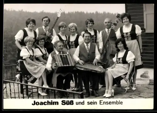 AK Joachim Süss und Ensemble, Portrait mit Instrumenten