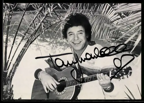 AK Tony Marshall mit Gitarre am Strand, Autograph