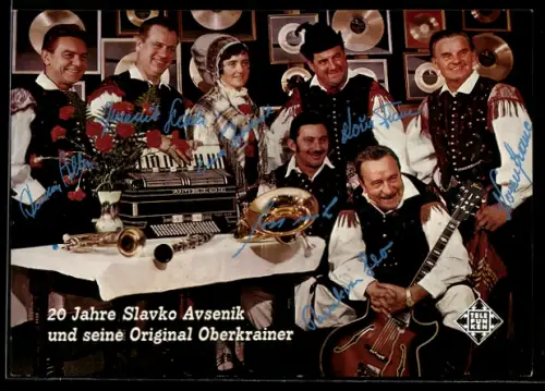 AK Slavko Avsenik und Original Oberkrainer, Portrait mit Instrumenten, Autograph