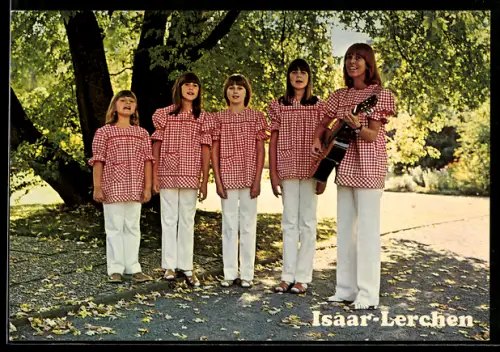 AK Isaar-Lerchen, Portrait mit Gitarre