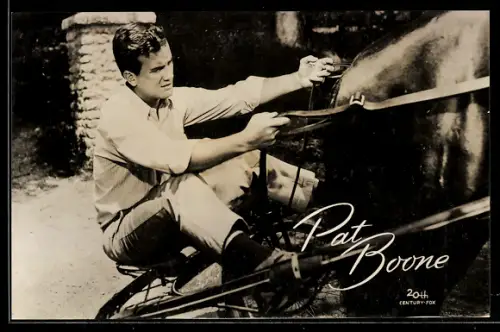 AK Schauspieler Pat Boone beim Sportreiten