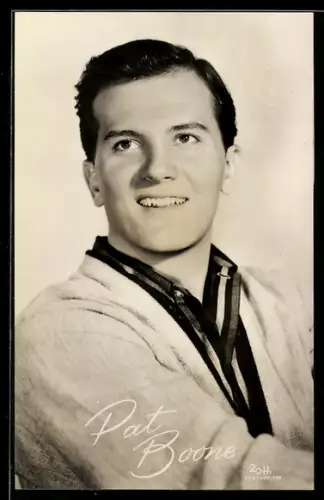 AK Musiker Pat Boone mit Blick in die Ferne