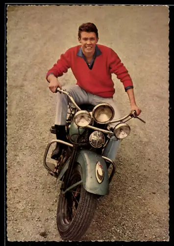 AK Musiker Peter Kraus auf seinem Indian Motorrad