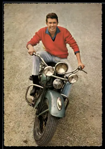 AK Musiker Peter Kraus auf seinem Indian Motorrad
