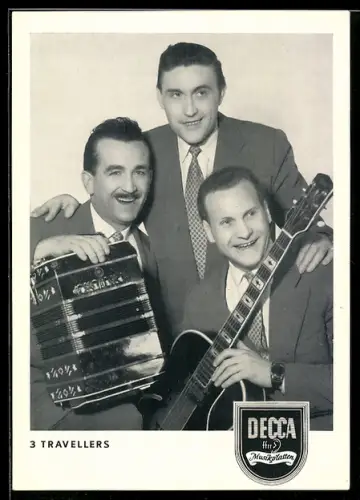 AK 3 Travellers, Portrait mit Instrumenten