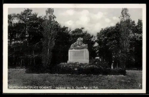 AK Döberitz, Truppenübungsplatz, Denkmal des 3. Garde-Regiments zu Fuss