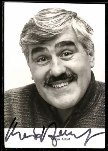 AK Schauspieler Mario Adorf im Portrait, Autograph