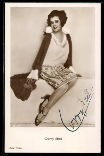 AK Schauspielerin Corry in lasziver Haltung, Autograph