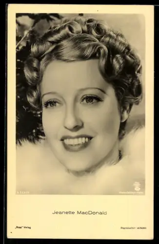 AK Schauspielerin Jeanette MacDonald lächelt