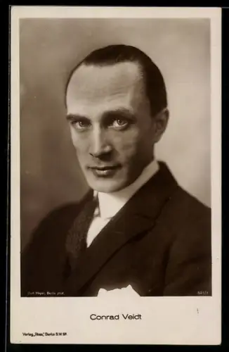 AK Schauspieler Conrad Veidt mit ernstem Blick
