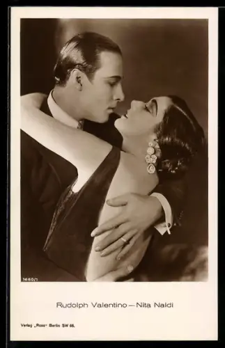 AK Schauspieler Rudolph Valentino und Schauspielerin Nita Naldi in einer Filmszene