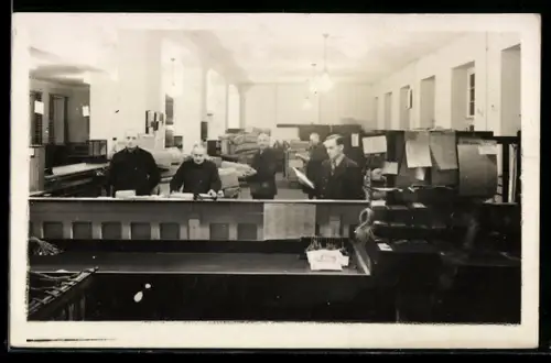 Foto-AK Berlin, Innenansicht einer Poststation