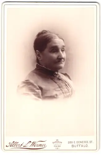 Fotografie Albert L. Werner, Buffalo, Genesee Street 289, Porträt einer älteren Dame