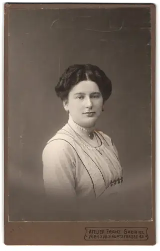 Fotografie Franz Gabriel, Wien, Hauptstrasse 63, Porträt einer eleganten Dame