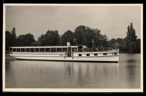 AK Fahrgast-Motorschiff Friedel auf dem Krüpelsee vor Senzig