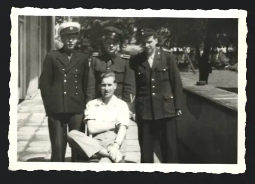 14 Fotografien KVP-Polizei, Kasernierte Volkspolizei DDR, Soldaten / Kameraden in Uniform
