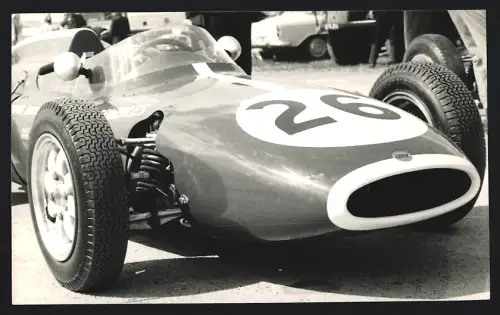 2 Fotografien Auto Cooper Rennwagen Empire Racin Team, Formel Rennwagen Startnummer 26 & 25