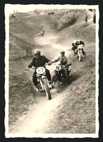 36 Fotografien Ansicht Rüsselsheim, 3. ADAC Motorrad Moto-Cross Rennen am Falkenberg 1954, Rennszenen Start- und Ziel