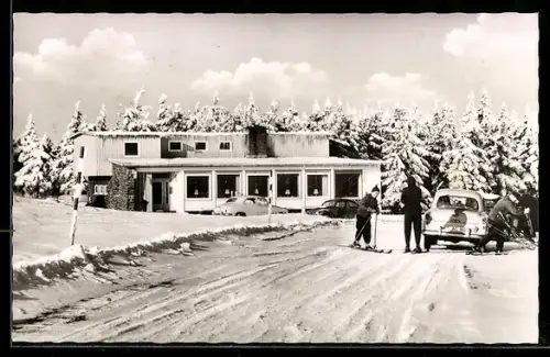 AK Wasserkuppe /Rhön, Gasthof Peterchens Mondfahrt, Inh. Heinz Peters, Winteransicht