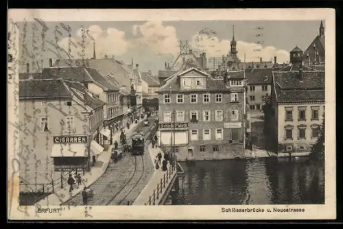 AK Erfurt, Strassenbahn auf der Schlösserbrücke von der Neuestrasse kommend