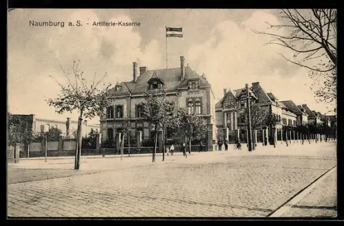 AK Naumburg a. S., Artillerie-Kaserne mit Strassenpartie