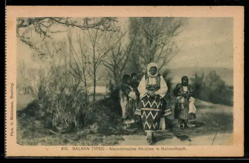 AK Mazedonisches Mädchen in Nationaltracht, Balkan