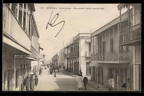 AK Saint-Louis, Rue Andre Lebon parti Sud, Strassenpartie mit Passanten