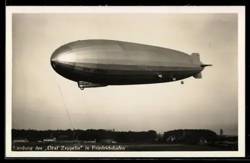 AK Friedrichshafen, Luftschiff LZ 127 Graf Zeppelin bei der Landung