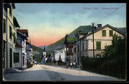 AK Wörgl, Blick in die Bahnhofstrasse mit Café Central