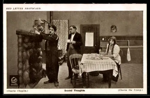 AK Schauspieler Charles Chaplin in einer Filmszene Second Thoughts