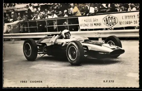 AK Bruce McLaren in the Cooper, Winner of the 1962 Monaco and Rheims Grand Prix Races, F1