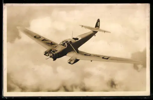 AK Flugzeug der Wehrmacht Focke-Wulf Fw. 58 Weihe über den Wolken,  am Heck