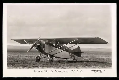 AK Flugzeug Potez 32 auf dem Flugfeld