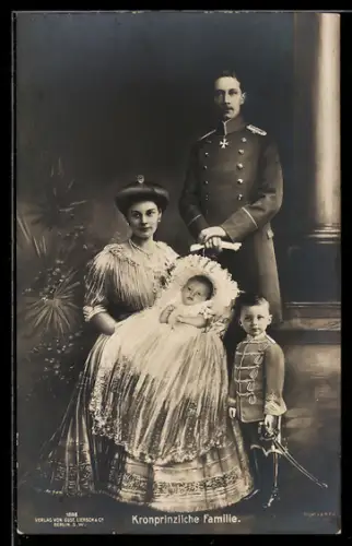 Foto-AK Kronprinz mit Familie, Wilhelm von Preussen